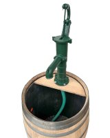 Barrique de vin en bois de chêne avec pompe à main