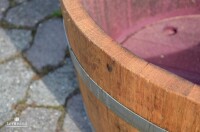 D 70cm - Weinfass halbiert: geschliffen und geölt mit schwarz lackierten Ringen aus Eichenholz